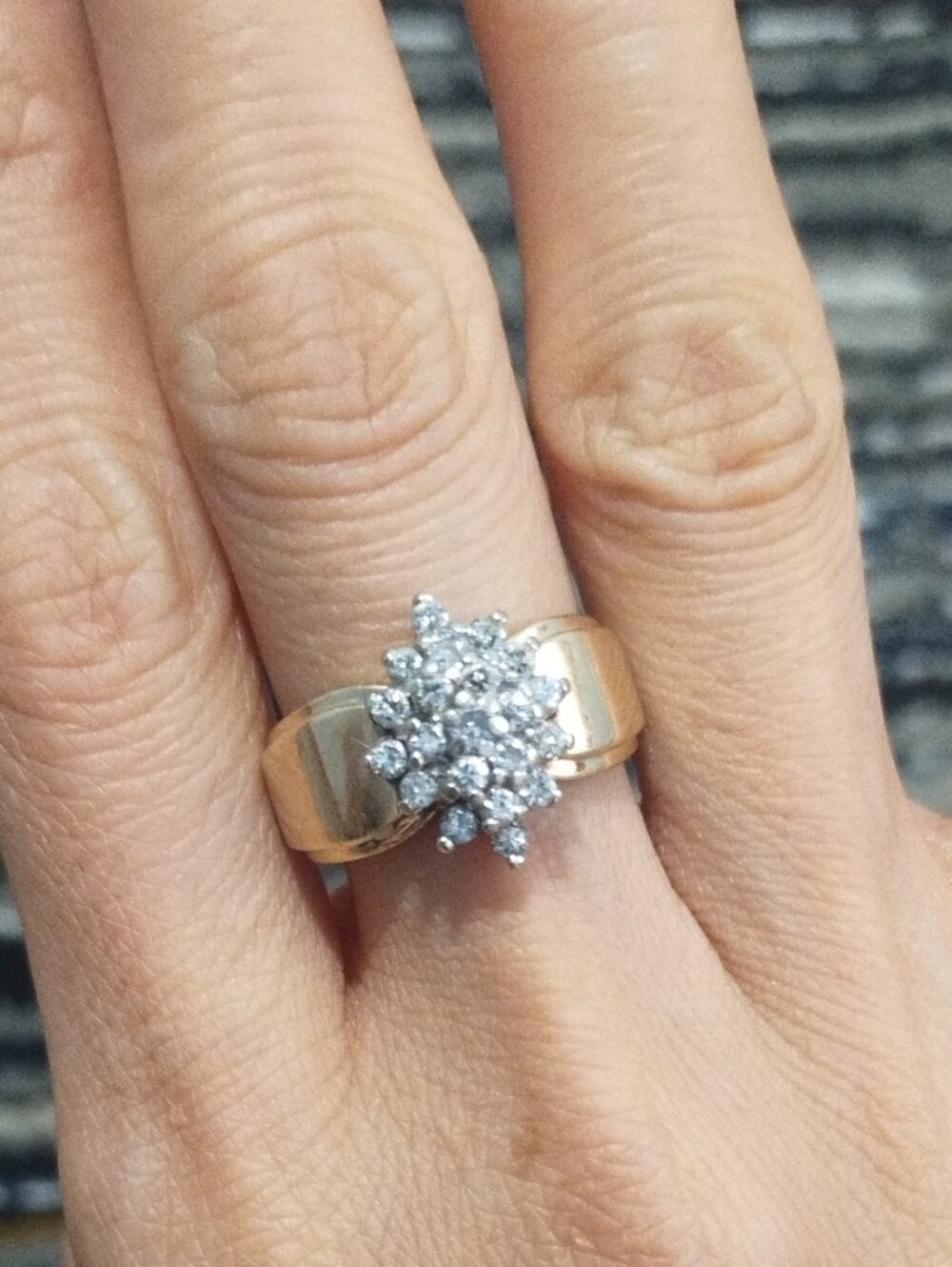 14kt gold diamond ring